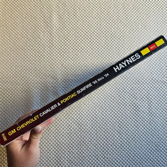 Haynes Chevrolet Cavalier & Pontiac Sunfire 1995 thru 2004 Repair Manual - Picture 9 of 10